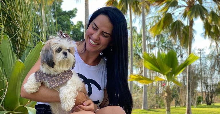 Graciele Lacerda se derrete pelos cachorrinhos de estimação: ”Que saudade dos meus filhotes”