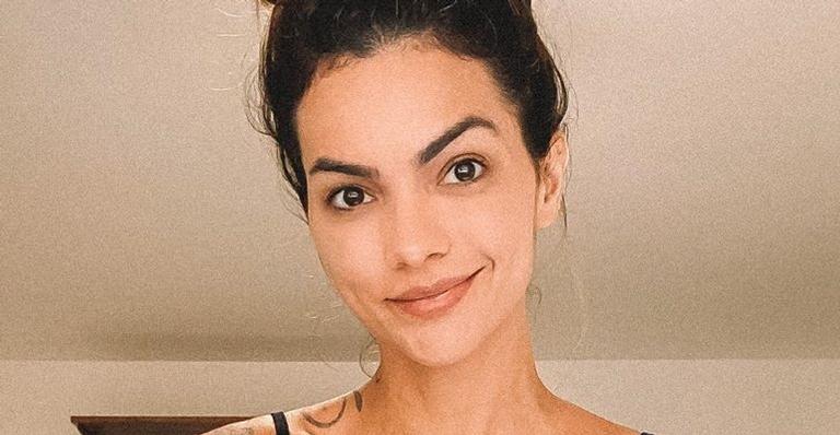 Com bolsa milionária, Kelly Key posa de barriga de fora e exibe abdômen trincado: ”Espetáculo”