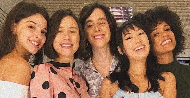 Ana Hikari celebra lançamento de ‘Making Five’, documentário sobre as personagens e atrizes