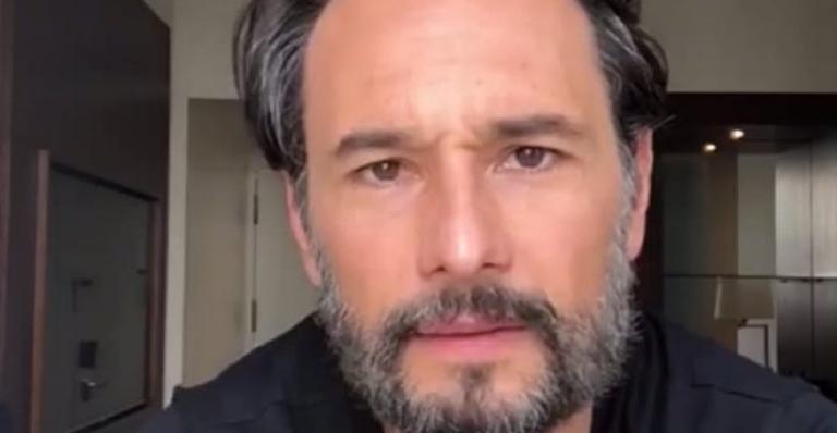 Rodrigo Santoro arranca elogios dos fãs ao relembrar visual ‘cabeludo’