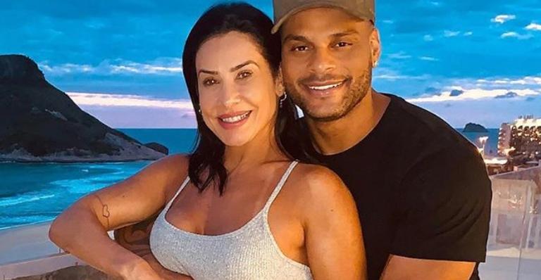 Tony Salles celebra aniversário de Scheila Carvalho com declaração: ”Te amo sem fim”