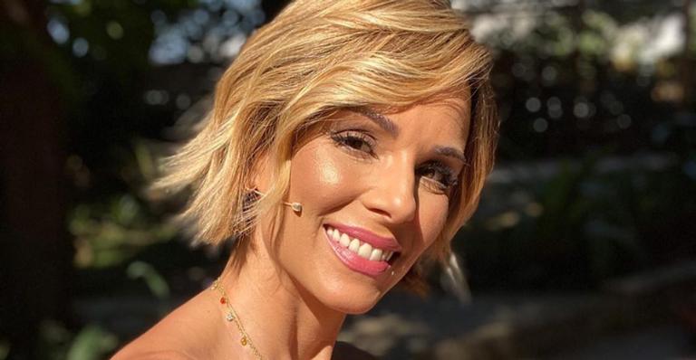 Ana Furtado começa dia com sorrisão no rosto e fãs elogiam: ”Linda”