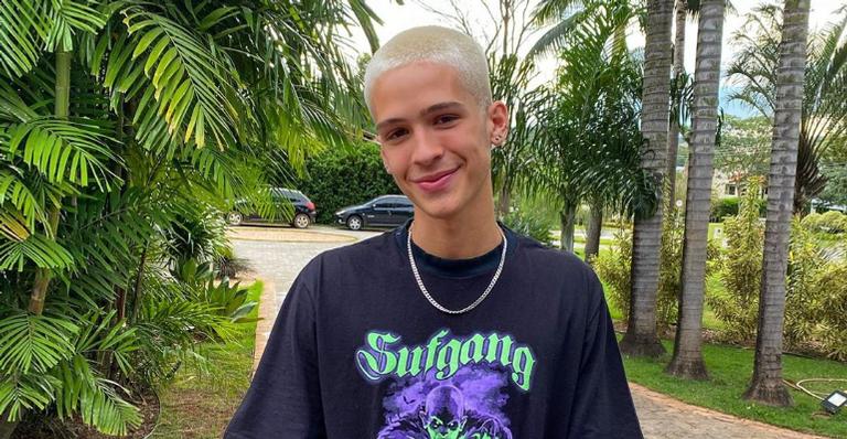 João Guilherme divide momentos de viagem para Ilhas Maldivas com os fãs