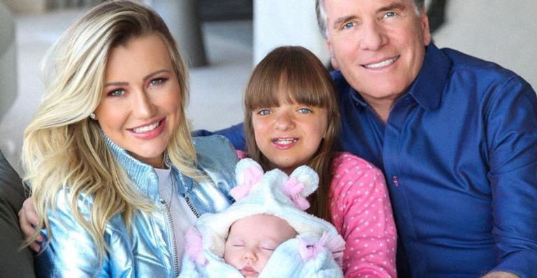 Ana Paula Siebert se declara para enteada: ”Adoro ver o carinho da Rafa com a Vicky”