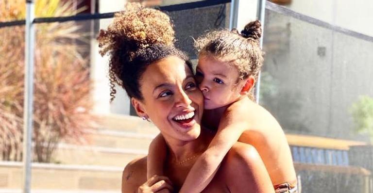 Benjamin, filho de Sheron Menezzes, surge com look estiloso e encanta web: ”Já tá um mocinho”