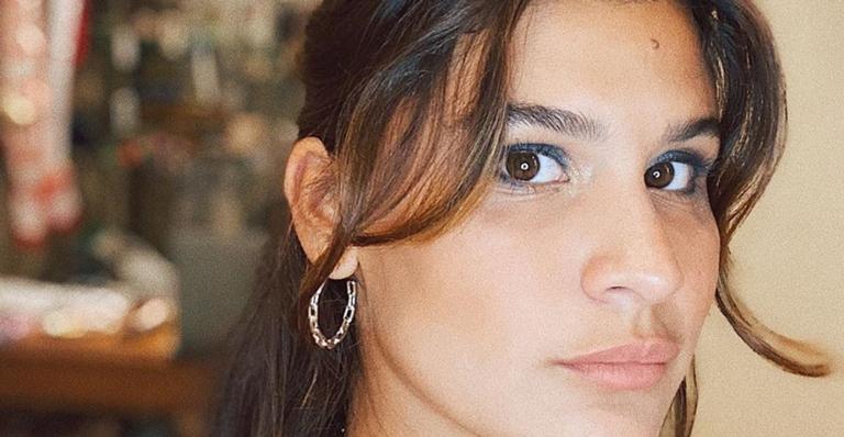Filha de Flávia Alessandra empina o bumbum com vestido justinho e arranca suspiros: ”Deslumbrante”