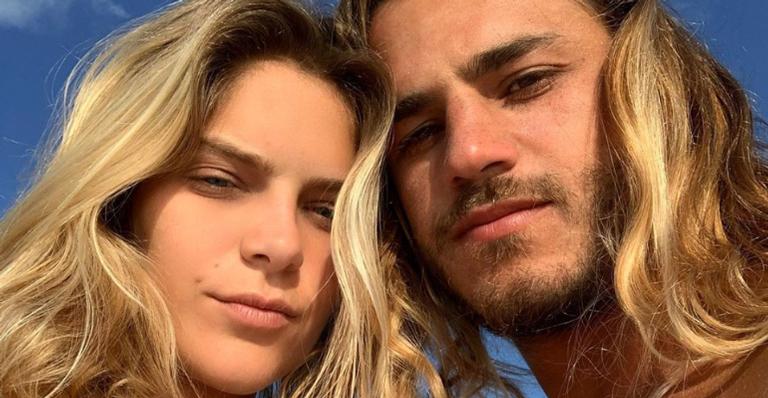 Isabella Santoni e Caio Vaz celebram aniversário de namoro