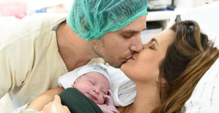 Kamilla Salgado emociona com vídeo do nascimento de seu filho, Bento: ”O dia mais inesquecível”