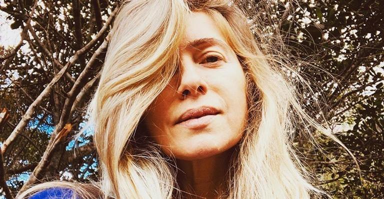 Leticia Spiller arrasa ao apostar em batom rosa: ”Como você faz para se cuidar?”