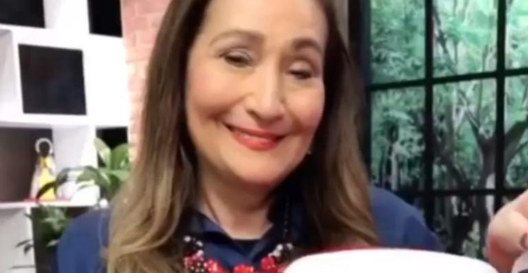Sonia Abrão coloca participante de A Fazenda na geladeira: ”Não é a dona da casa”