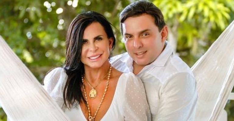 18º casamento de Gretchen não terá a presença de nenhum dos 7 filhos da cantora, diz colunista