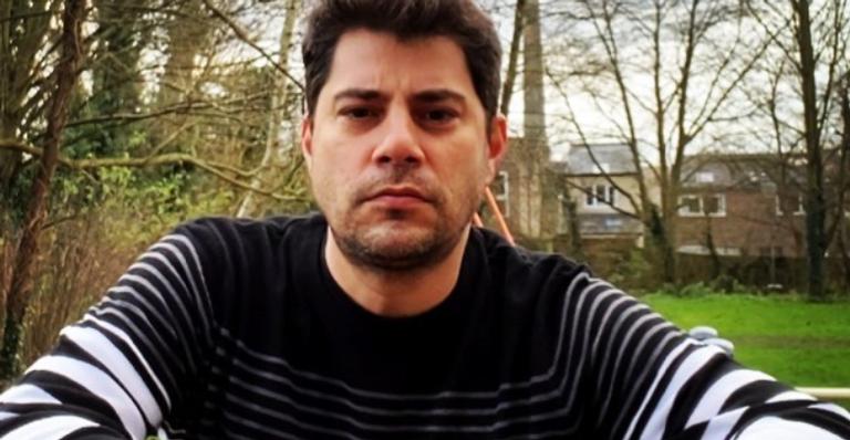 Evaristo Costa comemora aniversário de 44 anos: ”Pode somar mais um”