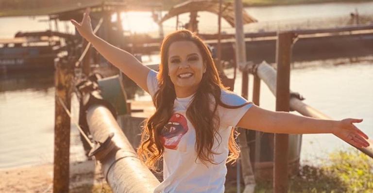Maiara coleciona elogios após postar linda selfie na web: ”Perfeita”