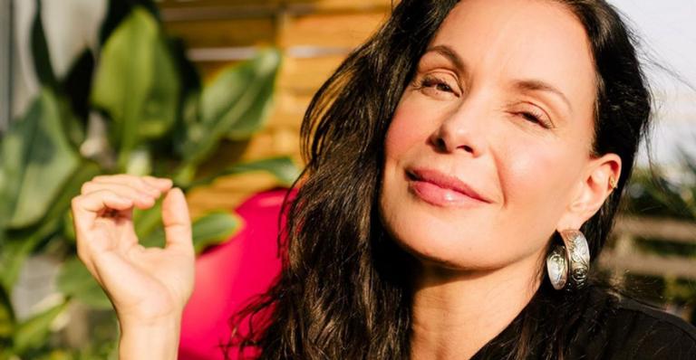 Carolina Ferraz arrasa no look e recebe chuva de elogios: ”Diva”