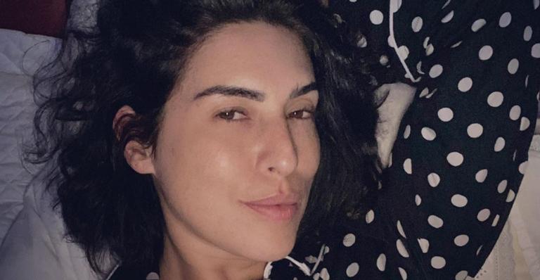 Fernanda Paes Leme encanta ao posar com lindo cãozinho