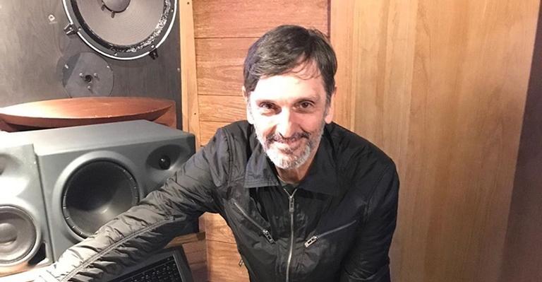 Paulo Miklos faz teste de Covid-19 para retornar ao trabalho: ”Como parte do protocolo”