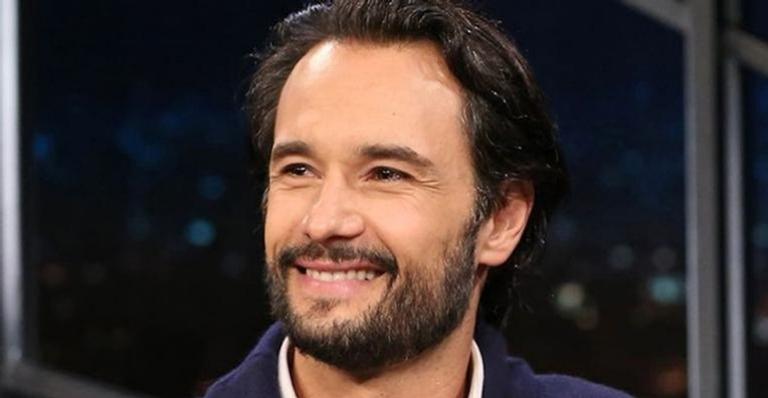 Rodrigo Santoro relembra encontro com Papa Francisco: ”Um dia muito simbólico”