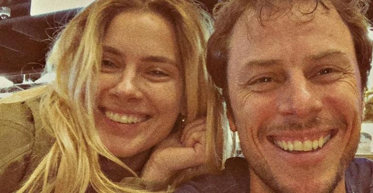 Carolina Dieckmann celebra aniversário do marido com bela declaração: ”Sorte no amor”