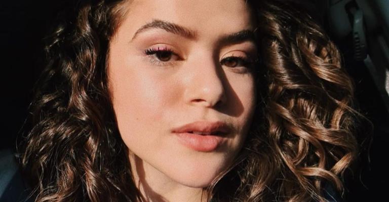 Maisa Silva aposta em look glamoroso e fãs elogiam: ”Perfeita”