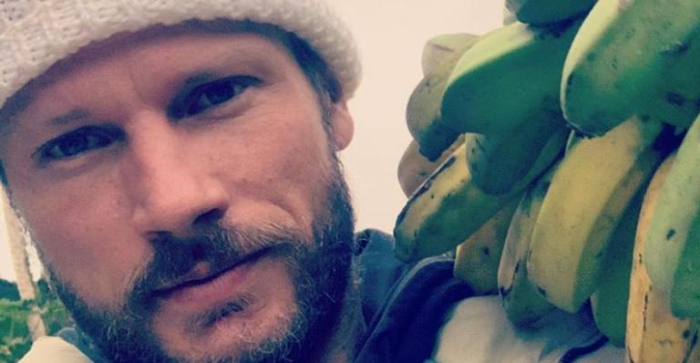 Rodrigo Hilbert encanta a web ao mostrar acampamento em família: ”Que perfeito!”