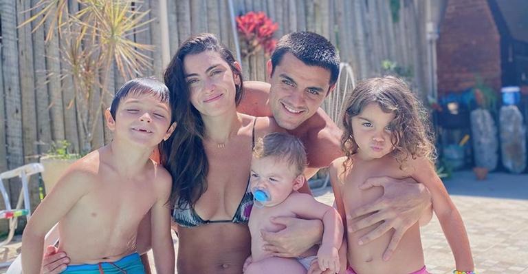 Mariana Uhlmann desabafa sobre seu papel de mãe: ”Estou em um processo de me entender ”