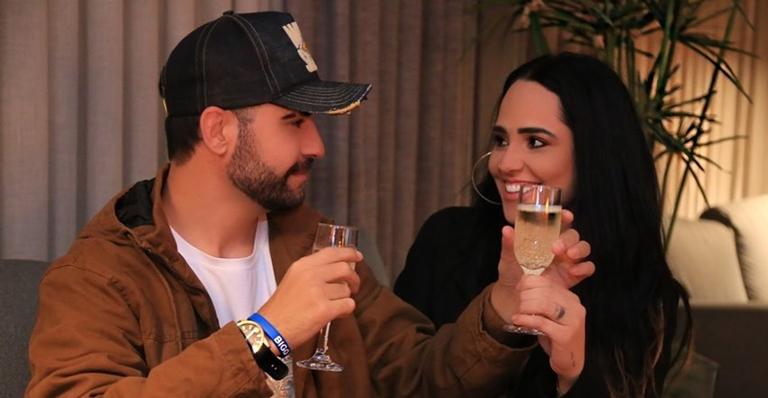Emocionada, Perlla oficializa namoro com Diogo Bottino: ”Não desistam do amor”