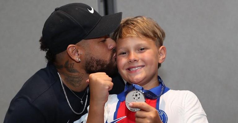 Neymar Jr. compartilha clique lindíssimo de Davi Lucca montado em um cavalo