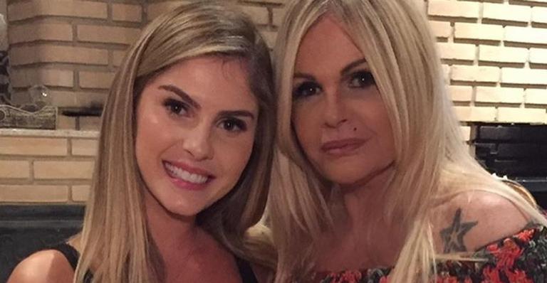 Bárbara Evans fala sobre a bissexualidade da mãe: ”O que importa é a felicidade”