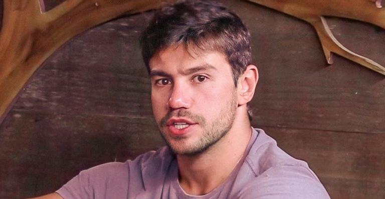 A Fazenda: Em conversa com Jakelyne, Mariano reclama de Luiza Ambiel