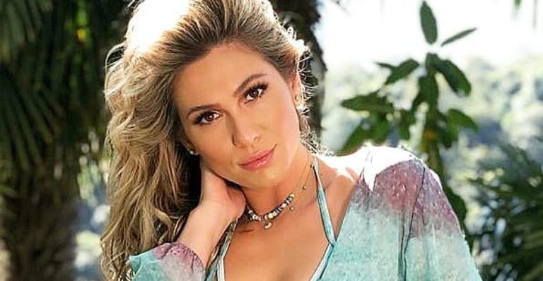 Lívia Andrade ostenta curvas impecáveis de biquíni em cenário paradisíaco: ”Deslumbrante”