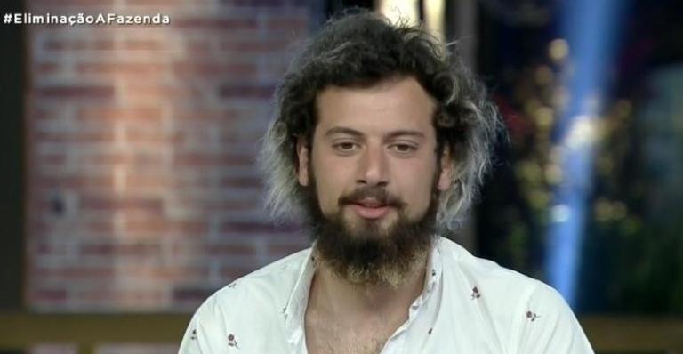 A Fazenda: Cartolouco é o quarto eliminado do programa com 24,90%
