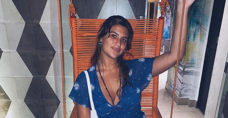 Giulia Costa encanta ao praticar Yoga durante o pôr do sol: ”Mentalizando um mundo melhor”