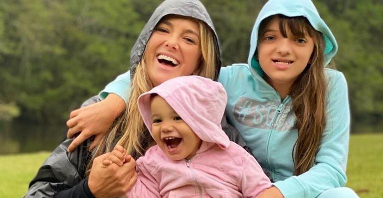 Ticiane Pinheiro encanta ao posar ao lado das filhas: ”O melhor de mim”