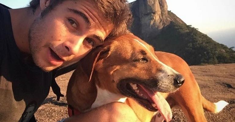 Rafael Vitti lamenta a morte do cachorro e presta emocionante homenagem: ”É difícil aceitar”