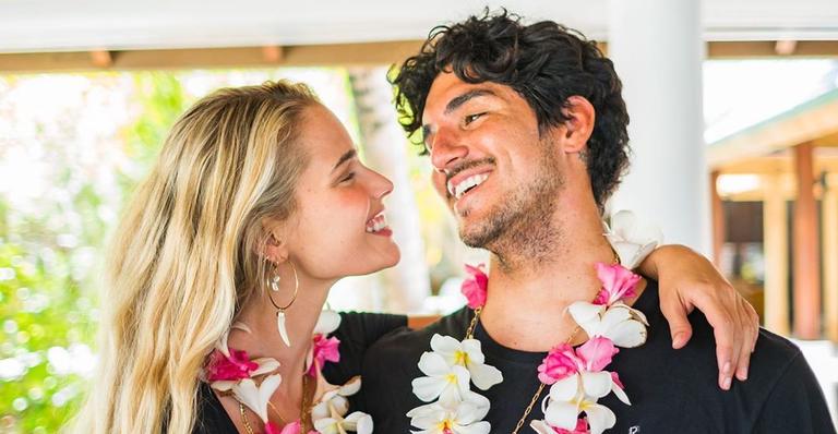 Yasmin Brunet surge aos beijos com Gabriel Medina nas Ilhas Maldivas: ”Sonho”