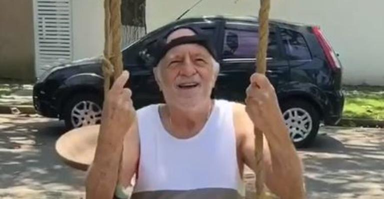 No Dia das Crianças, Ary Fontoura se diverte em parquinho: ”Não podia deixar passar batido”