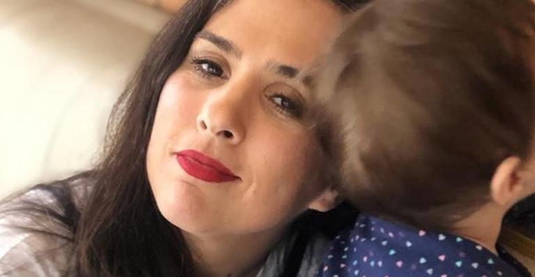 Tatá Werneck compara foto da sua infância com clique da filha, Clara Maria, e encanta a web