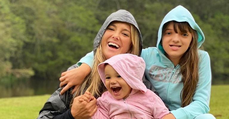 Ticiane Pinheiro comemora Dia das Crianças com lindo clique das filhas: ”Amo muito”