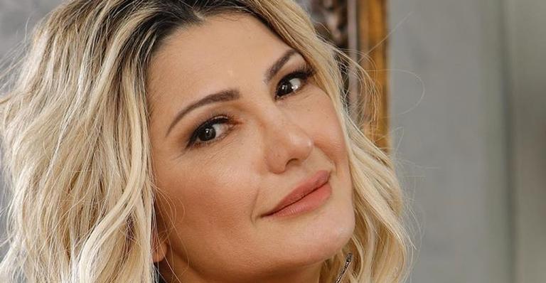 Aos 47 anos, Antonia Fontenelle exibe silhueta impecável de biquíni: ”Um corpo é um corpo!”