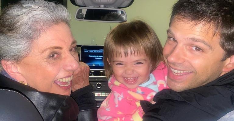 Duda Nagle encanta a web ao recriar clique de sua infância: ”Feliz dia das crianças!”