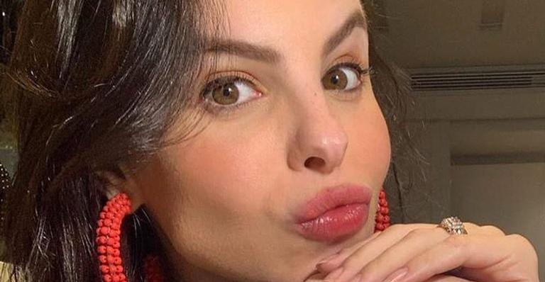 Sthefany Brito exibe o barrigão e brinca: ”Me sentindo a grávida de Taubaté”