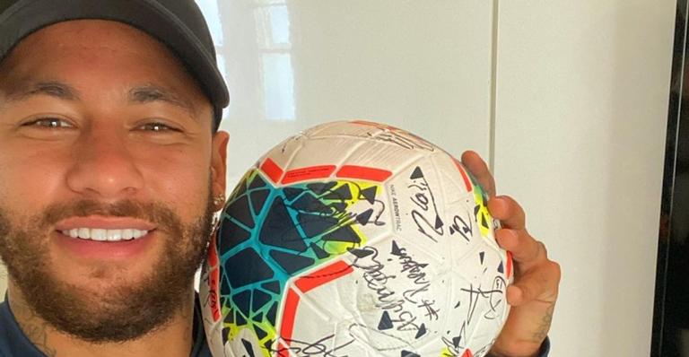 Após jogos pela Seleção Brasileira, Neymar celebra vitórias e parabeniza equipe: ”Muito feliz”