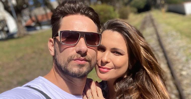 Eliéser Ambrósio relembra viagem romântica para Fernando de Noronha com Kamilla Salgado: