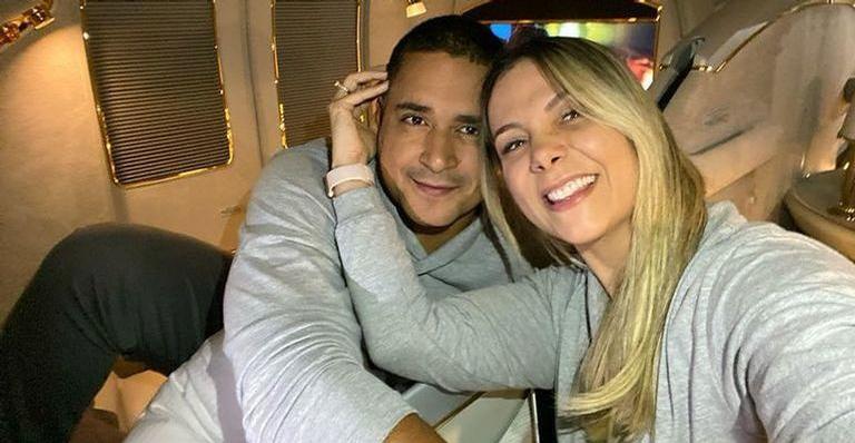 Carla Perez e Xanddy se preparam para celebrar 19 anos de casados: ”Partiu”