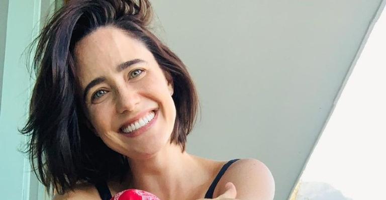 Fernanda Vasconcellos surge em clique como sua nova personagem em filme e conquista a web