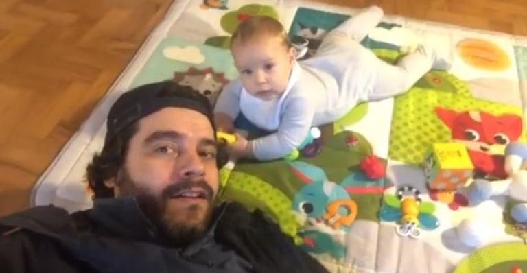 Gui Winter encanta ao mostrar momento com o filho, Pedro Luna: ”Na melhor companhia”