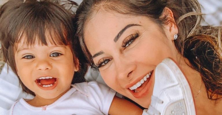 Mayra Cardi revela que passou o dia no hospital com a filha por problemas de saúde