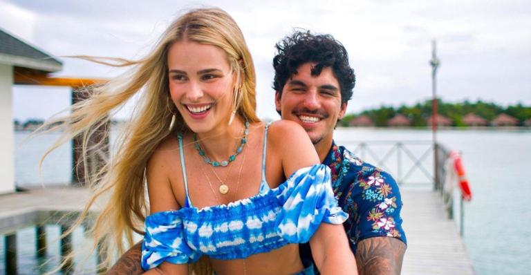 Yasmin Brunet se declara para Gabriel Medina durante viagem para Ilhas Maldivas