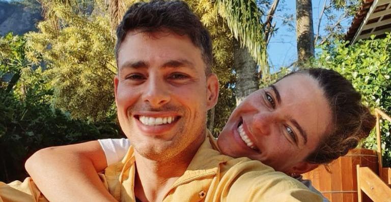 Mariana Goldfarb encanta ao mostrar Cauã Reymond com cachorrinhos: ”Uma parte da família”