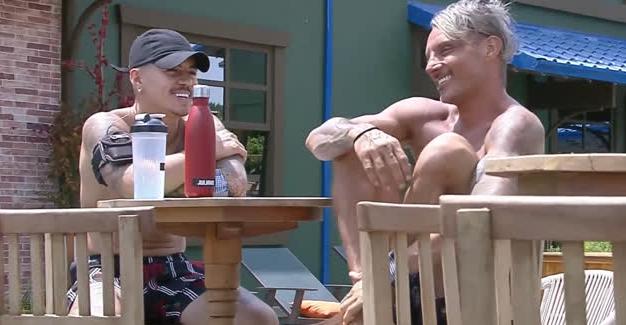 A Fazenda: Biel, Juliano, Mirella e Victória combinam de votar em Jake na roça desta semana